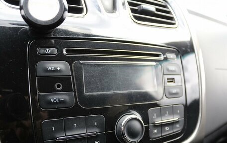 Renault Sandero II рестайлинг, 2015 год, 870 000 рублей, 10 фотография