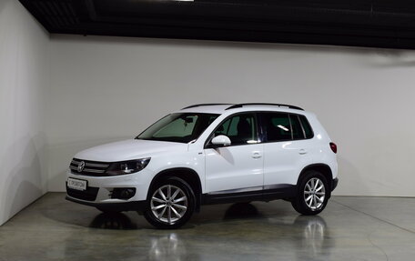 Volkswagen Tiguan I, 2016 год, 1 389 000 рублей, 2 фотография