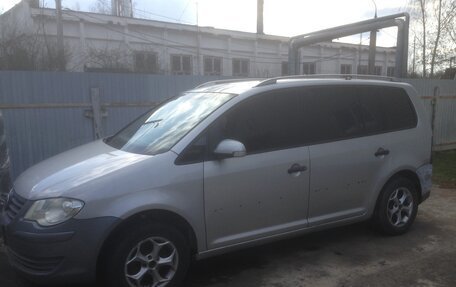 Volkswagen Touran III, 2008 год, 515 000 рублей, 2 фотография