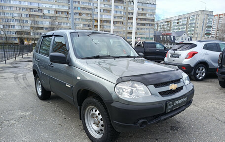 Chevrolet Niva I рестайлинг, 2017 год, 730 000 рублей, 3 фотография