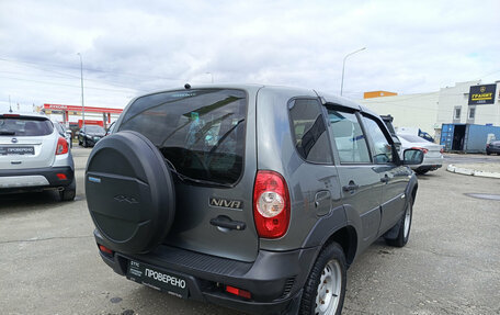 Chevrolet Niva I рестайлинг, 2017 год, 730 000 рублей, 6 фотография