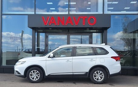 Mitsubishi Outlander III рестайлинг 3, 2018 год, 2 215 000 рублей, 4 фотография