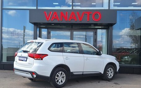 Mitsubishi Outlander III рестайлинг 3, 2018 год, 2 215 000 рублей, 6 фотография