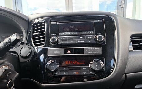 Mitsubishi Outlander III рестайлинг 3, 2018 год, 2 215 000 рублей, 13 фотография