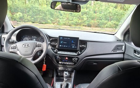 Hyundai Solaris II рестайлинг, 2021 год, 1 640 000 рублей, 3 фотография