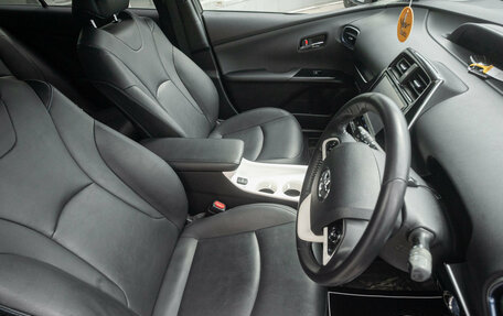 Toyota Prius IV XW50, 2016 год, 1 553 000 рублей, 8 фотография