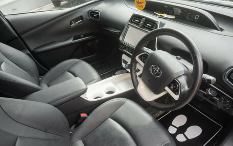 Toyota Prius IV XW50, 2016 год, 1 553 000 рублей, 7 фотография