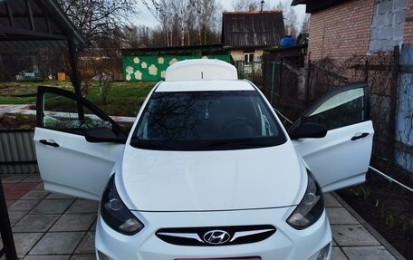 Hyundai Solaris II рестайлинг, 2013 год, 780 000 рублей, 1 фотография