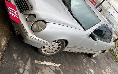 Mercedes-Benz E-Класс, 1999 год, 160 000 рублей, 1 фотография