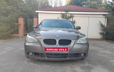 BMW 5 серия, 2004 год, 400 000 рублей, 1 фотография