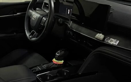 Toyota Camry, 2024 год, 3 900 000 рублей, 5 фотография