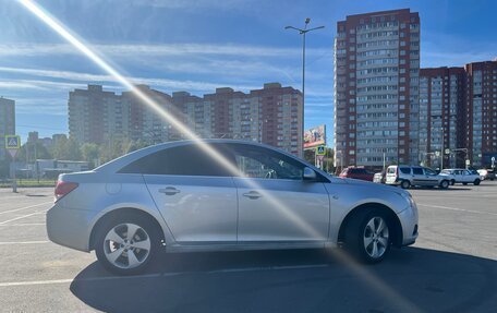 Chevrolet Cruze II, 2011 год, 650 000 рублей, 3 фотография