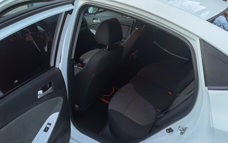 Hyundai Solaris II рестайлинг, 2013 год, 780 000 рублей, 7 фотография