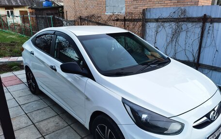 Hyundai Solaris II рестайлинг, 2013 год, 780 000 рублей, 4 фотография