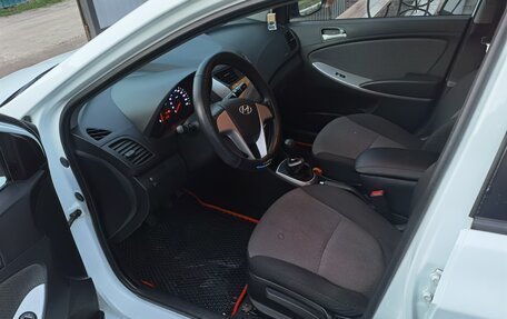 Hyundai Solaris II рестайлинг, 2013 год, 780 000 рублей, 10 фотография