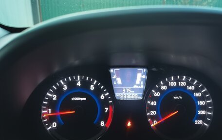 Hyundai Solaris II рестайлинг, 2013 год, 780 000 рублей, 11 фотография