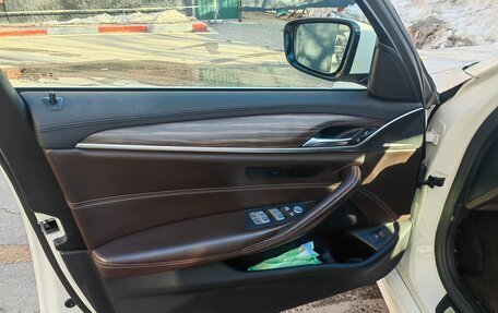 BMW 5 серия, 2019 год, 5 300 000 рублей, 14 фотография