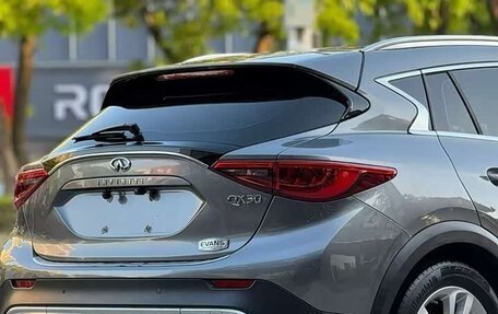Infiniti QX30, 2018 год, 1 587 000 рублей, 4 фотография