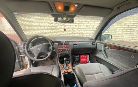 Mercedes-Benz E-Класс, 1999 год, 160 000 рублей, 7 фотография