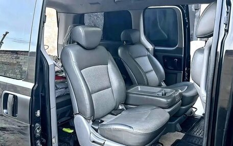 Hyundai Grand Starex Grand Starex I рестайлинг 2, 2009 год, 1 350 000 рублей, 16 фотография