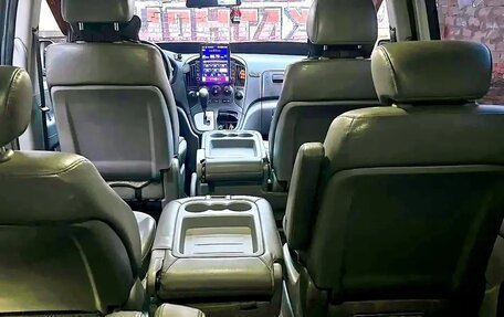 Hyundai Grand Starex Grand Starex I рестайлинг 2, 2009 год, 1 350 000 рублей, 15 фотография