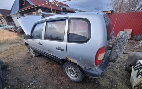 Chevrolet Niva I рестайлинг, 2004 год, 135 000 рублей, 5 фотография