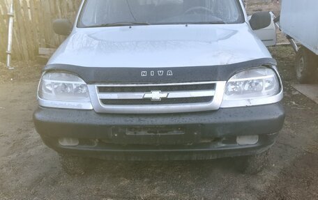 Chevrolet Niva I рестайлинг, 2004 год, 135 000 рублей, 8 фотография