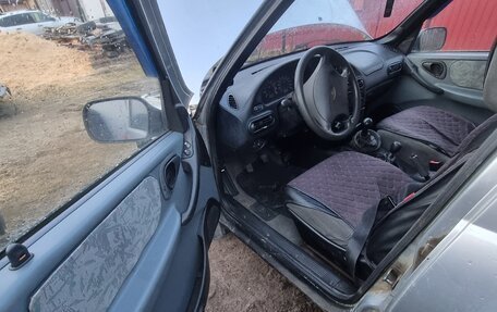 Chevrolet Niva I рестайлинг, 2004 год, 135 000 рублей, 9 фотография