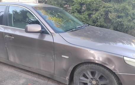 BMW 5 серия, 2004 год, 400 000 рублей, 3 фотография