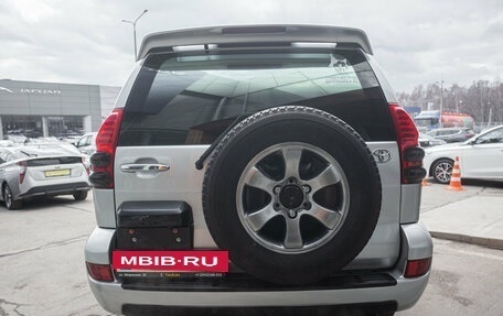 Toyota Land Cruiser Prado 120 рестайлинг, 2007 год, 2 085 000 рублей, 6 фотография