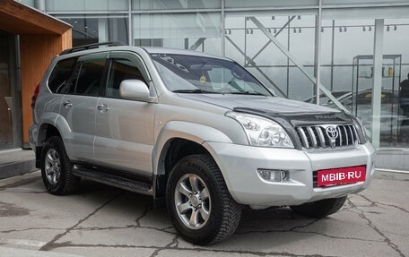 Toyota Land Cruiser Prado 120 рестайлинг, 2007 год, 2 085 000 рублей, 7 фотография
