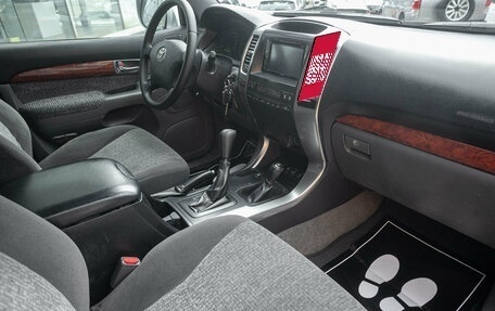 Toyota Land Cruiser Prado 120 рестайлинг, 2007 год, 2 085 000 рублей, 18 фотография