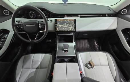 Land Rover Range Rover Evoque II, 2024 год, 5 799 000 рублей, 7 фотография