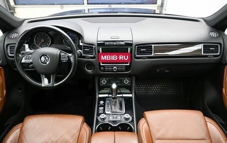 Volkswagen Touareg III, 2013 год, 2 499 900 рублей, 8 фотография
