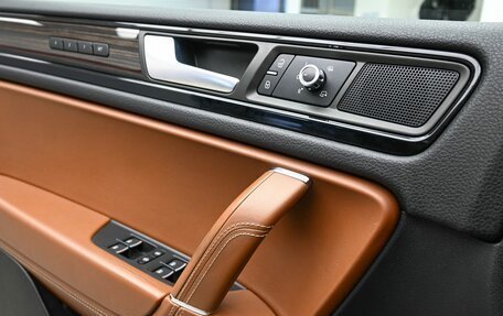 Volkswagen Touareg III, 2013 год, 2 499 900 рублей, 26 фотография