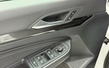 Volkswagen Golf VIII, 2021 год, 2 790 000 рублей, 20 фотография