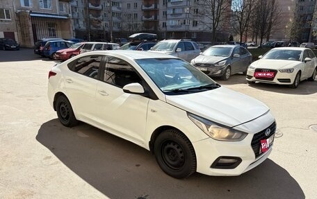 Hyundai Solaris II рестайлинг, 2017 год, 595 000 рублей, 1 фотография