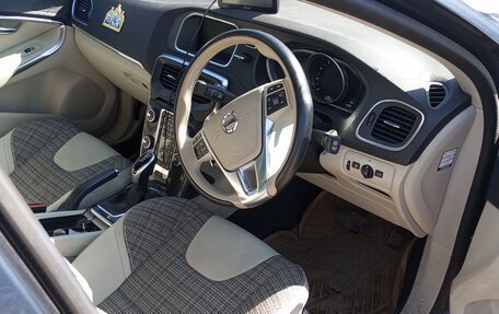 Volvo V40 II рестайлинг, 2017 год, 1 599 000 рублей, 3 фотография