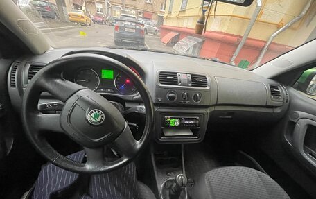 Skoda Fabia II, 2011 год, 700 000 рублей, 7 фотография