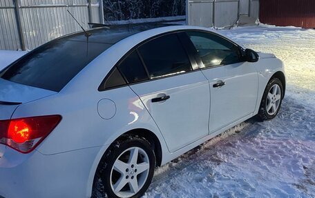 Chevrolet Cruze II, 2011 год, 950 000 рублей, 6 фотография
