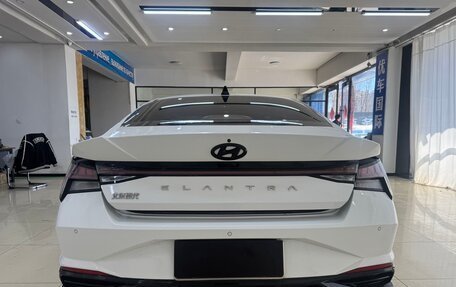Hyundai Elantra, 2022 год, 1 460 000 рублей, 2 фотография