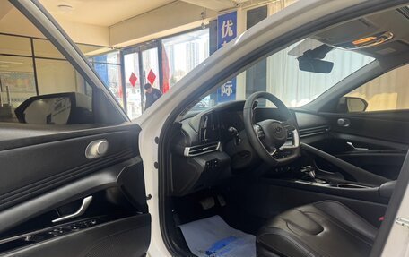 Hyundai Elantra, 2022 год, 1 460 000 рублей, 6 фотография