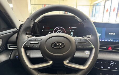 Hyundai Elantra, 2022 год, 1 460 000 рублей, 14 фотография