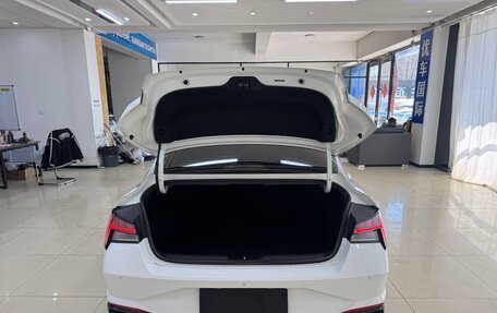 Hyundai Elantra, 2022 год, 1 460 000 рублей, 19 фотография