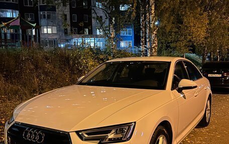 Audi A4, 2019 год, 2 620 000 рублей, 3 фотография