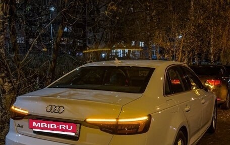 Audi A4, 2019 год, 2 620 000 рублей, 13 фотография