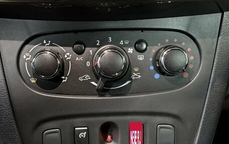 Renault Sandero II рестайлинг, 2018 год, 950 000 рублей, 16 фотография