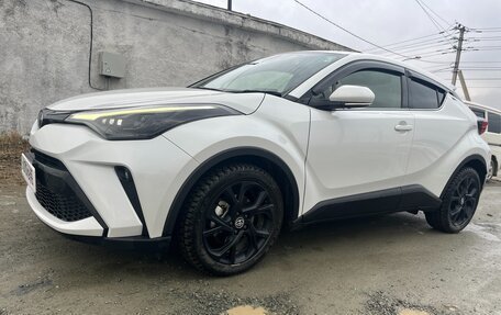 Toyota C-HR I рестайлинг, 2022 год, 2 800 000 рублей, 5 фотография