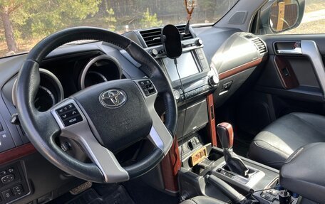 Toyota Land Cruiser Prado 150 рестайлинг 2, 2017 год, 3 700 000 рублей, 2 фотография