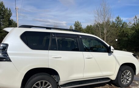 Toyota Land Cruiser Prado 150 рестайлинг 2, 2017 год, 3 700 000 рублей, 8 фотография